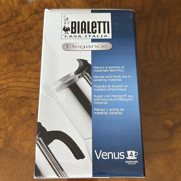 Bialetti Casa Italia Venus 4-Cup Stove Top Espresso Maker - Picture 2 of 10